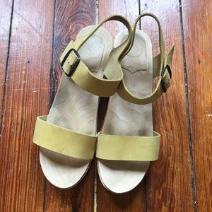 No. 6 Clog Sandal